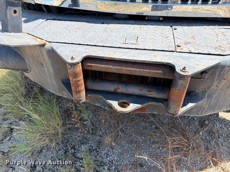 image for item DV8578 2006 International 4300 digger derrick truck