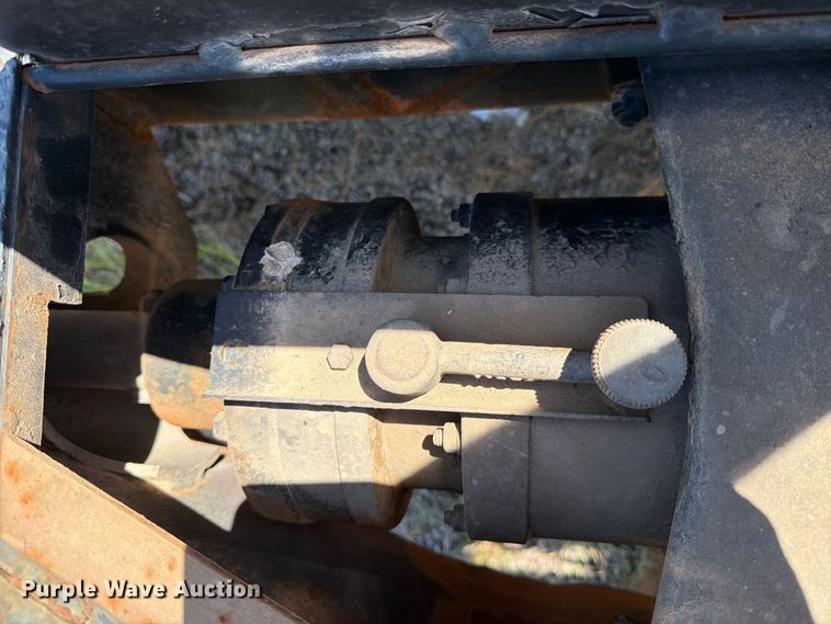 image for item DV8578 2006 International 4300 digger derrick truck