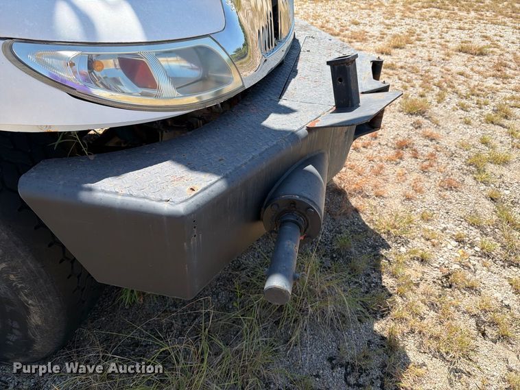 image for item DV8578 2006 International 4300 digger derrick truck