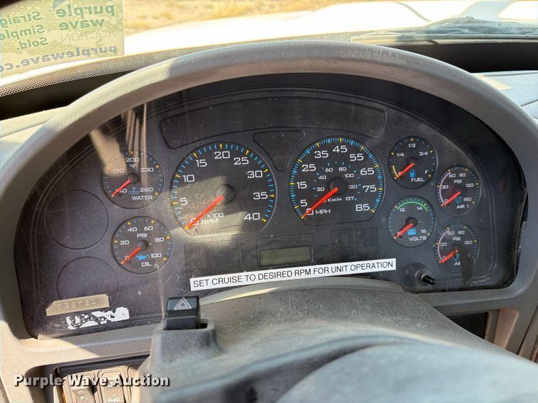 image for item DV8578 2006 International 4300 digger derrick truck