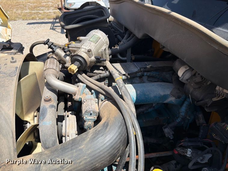 image for item DV8578 2006 International 4300 digger derrick truck