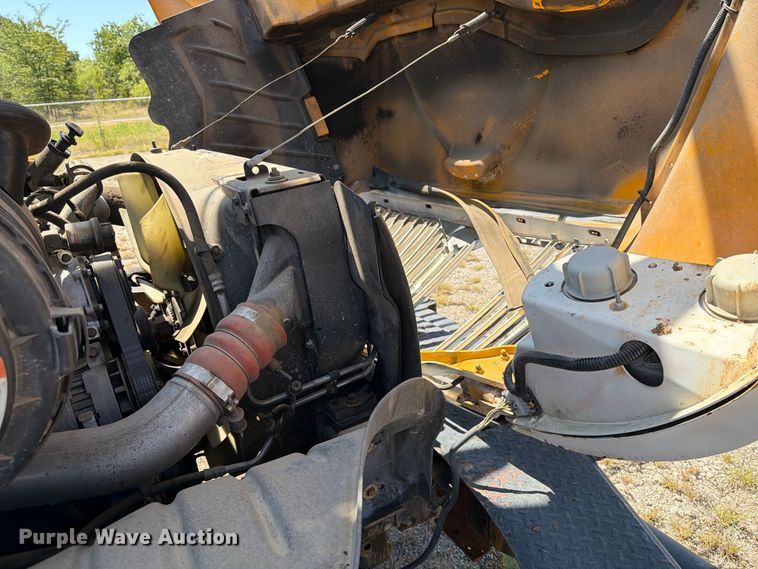 image for item DV8578 2006 International 4300 digger derrick truck