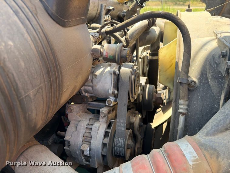 image for item DV8578 2006 International 4300 digger derrick truck