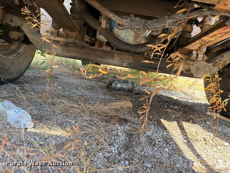 image for item DV8578 2006 International 4300 digger derrick truck