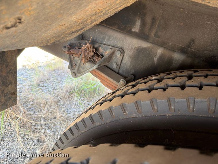 image for item DV8578 2006 International 4300 digger derrick truck