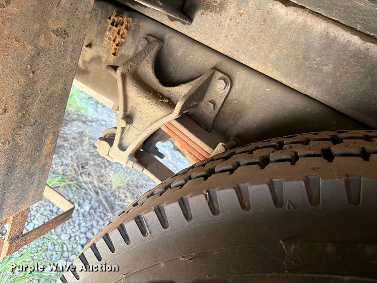 image for item DV8578 2006 International 4300 digger derrick truck