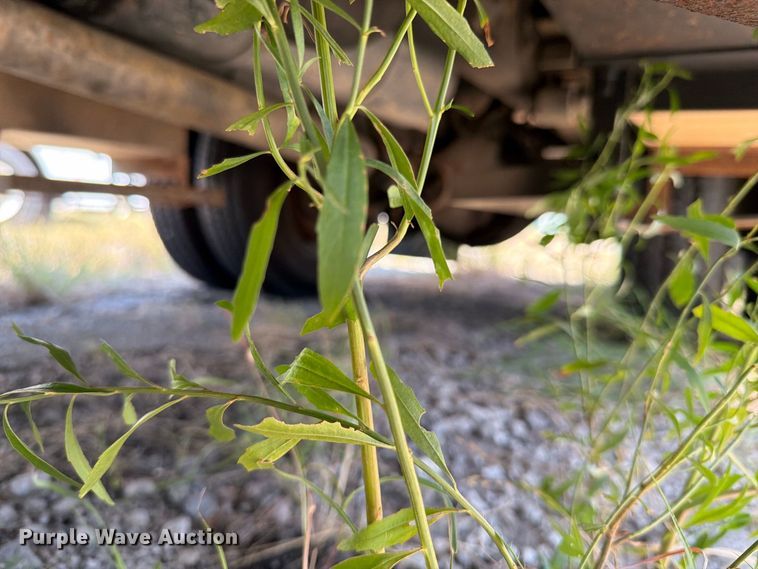 image for item DV8578 2006 International 4300 digger derrick truck