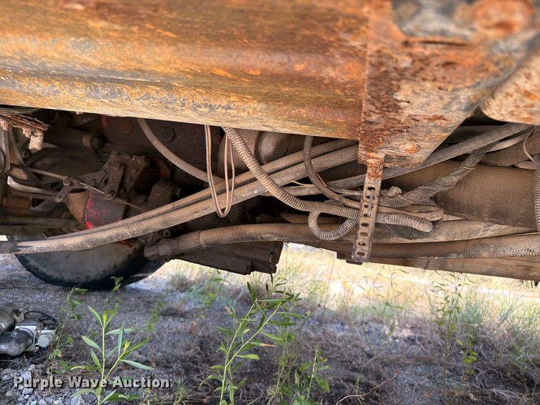 image for item DV8578 2006 International 4300 digger derrick truck
