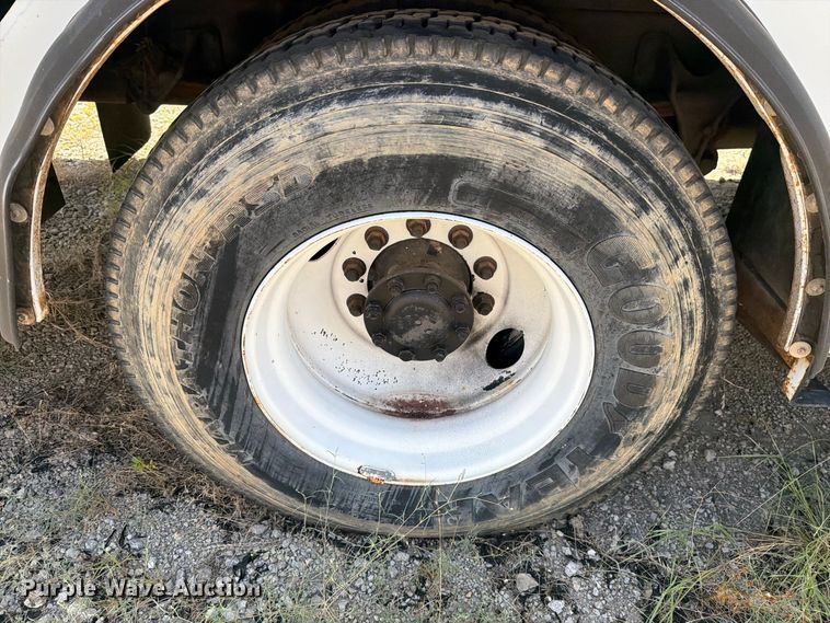 image for item DV8578 2006 International 4300 digger derrick truck