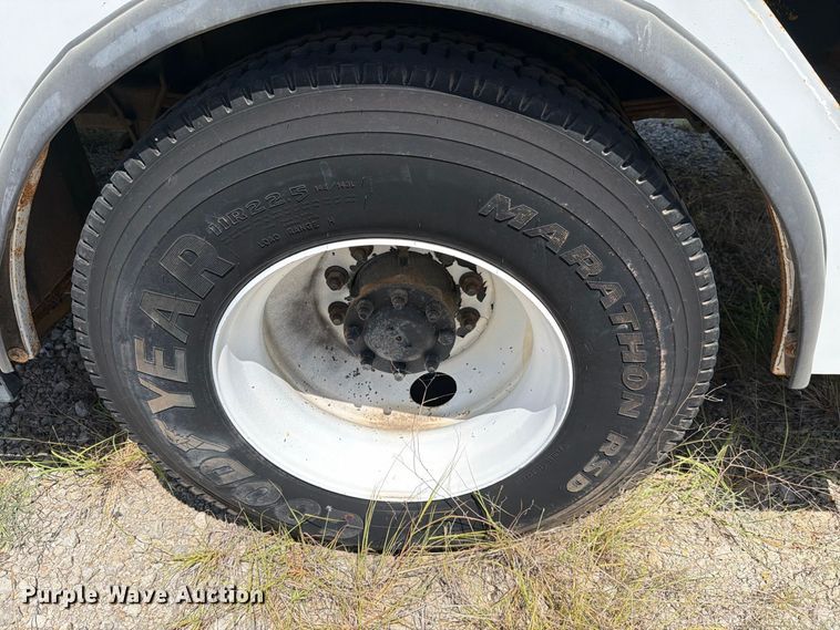 image for item DV8578 2006 International 4300 digger derrick truck
