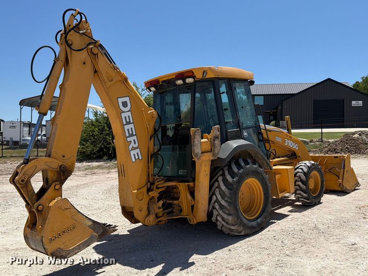 image for item DV8579 2005 John Deere 310SG backhoe