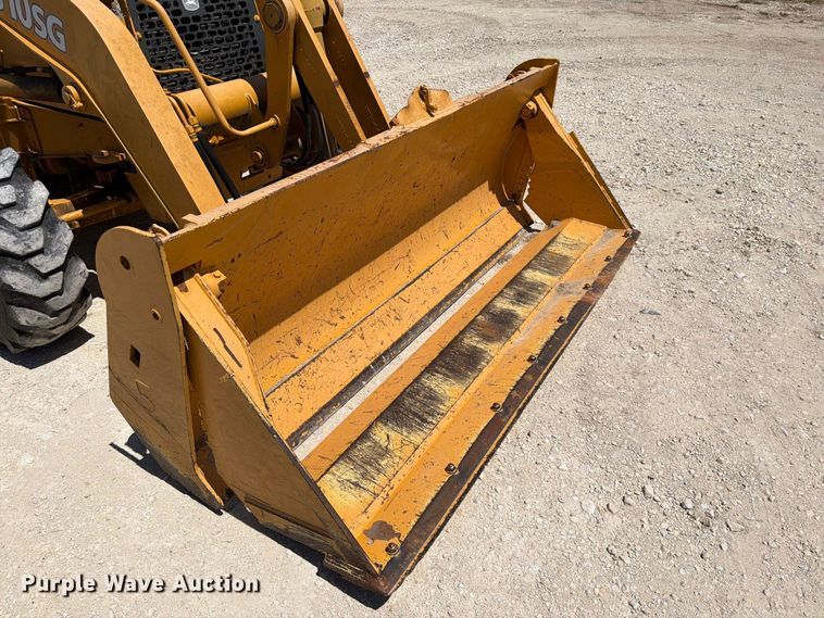 image for item DV8579 2005 John Deere 310SG backhoe