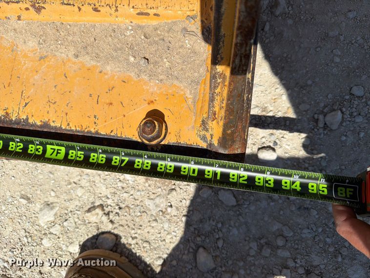 image for item DV8579 2005 John Deere 310SG backhoe