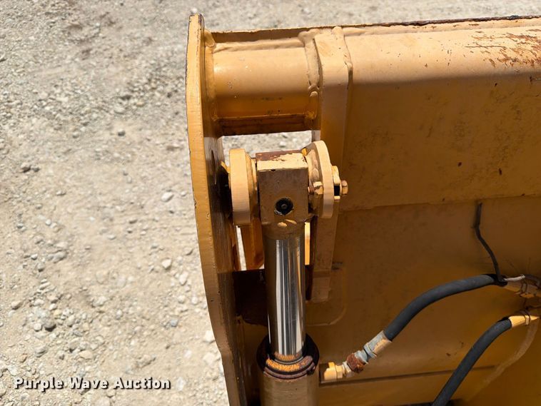 image for item DV8579 2005 John Deere 310SG backhoe