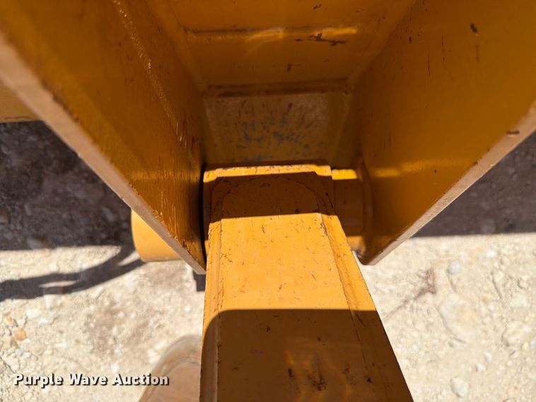 image for item DV8579 2005 John Deere 310SG backhoe