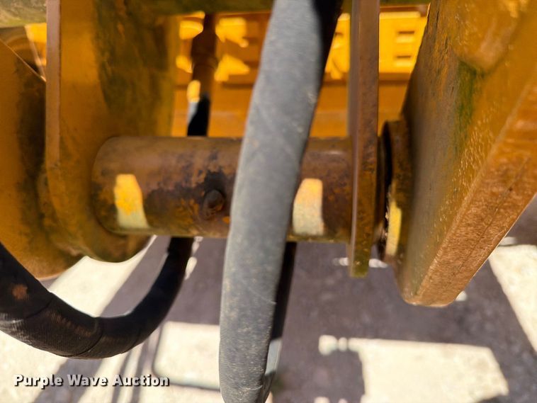 image for item DV8579 2005 John Deere 310SG backhoe