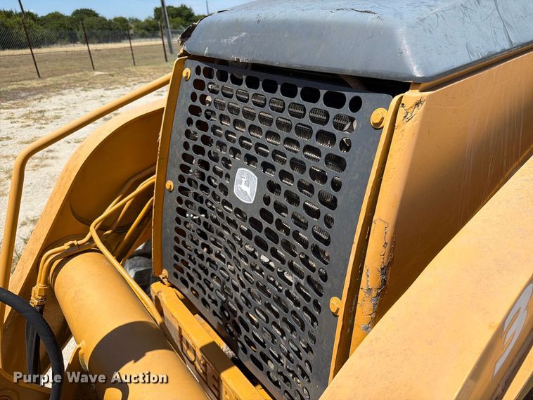 image for item DV8579 2005 John Deere 310SG backhoe