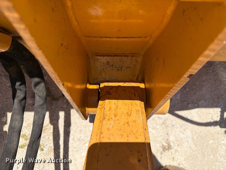 image for item DV8579 2005 John Deere 310SG backhoe