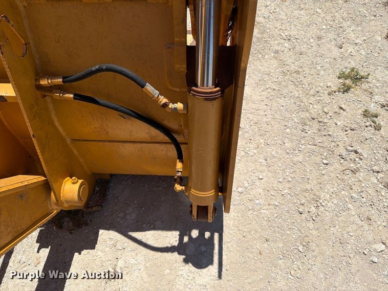 image for item DV8579 2005 John Deere 310SG backhoe