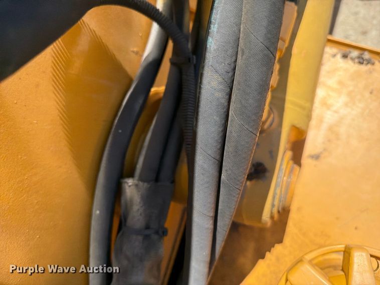 image for item DV8579 2005 John Deere 310SG backhoe
