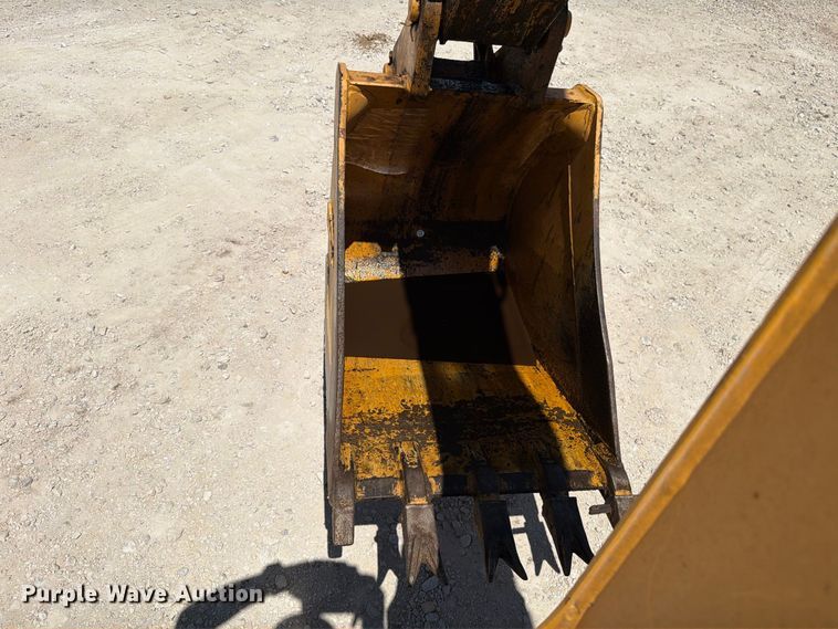 image for item DV8579 2005 John Deere 310SG backhoe