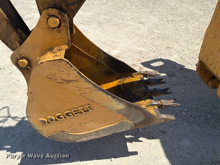 image for item DV8579 2005 John Deere 310SG backhoe