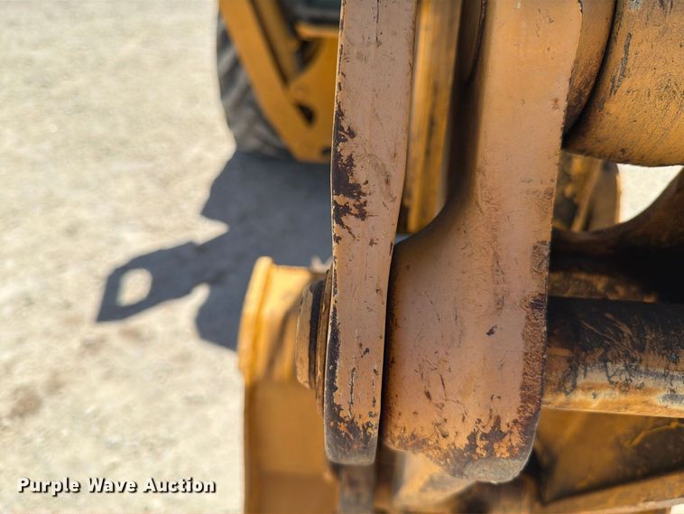 image for item DV8579 2005 John Deere 310SG backhoe