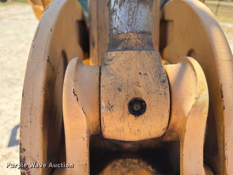 image for item DV8579 2005 John Deere 310SG backhoe