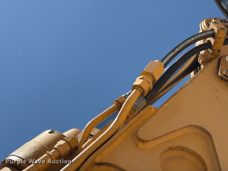 image for item DV8579 2005 John Deere 310SG backhoe