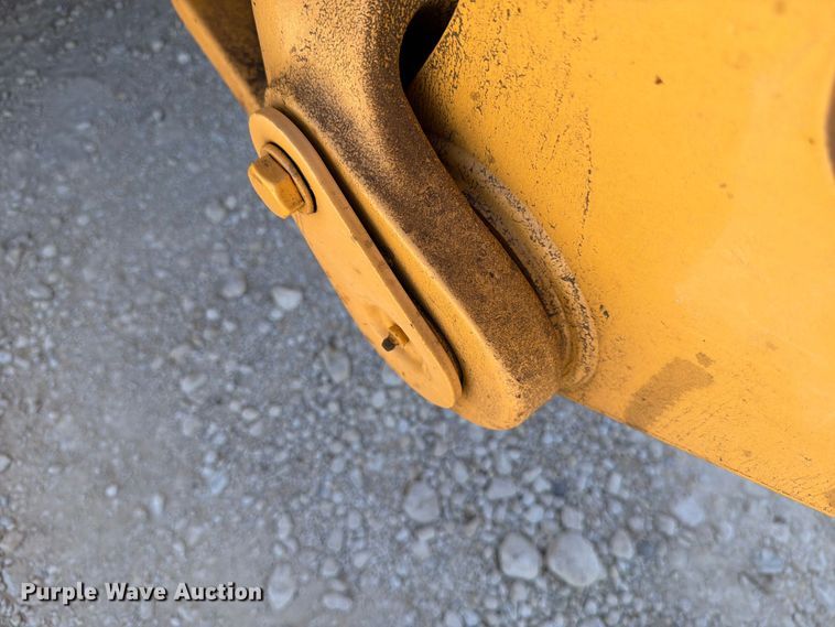image for item DV8579 2005 John Deere 310SG backhoe