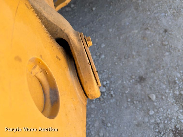 image for item DV8579 2005 John Deere 310SG backhoe
