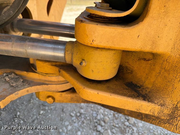 image for item DV8579 2005 John Deere 310SG backhoe