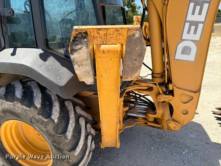 image for item DV8579 2005 John Deere 310SG backhoe