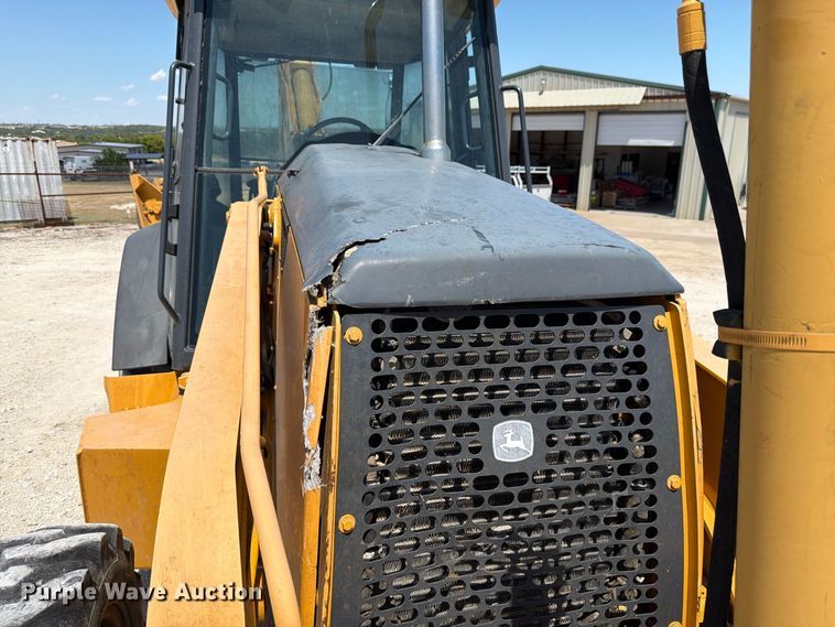image for item DV8579 2005 John Deere 310SG backhoe