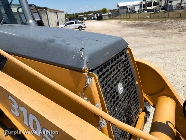 image for item DV8579 2005 John Deere 310SG backhoe