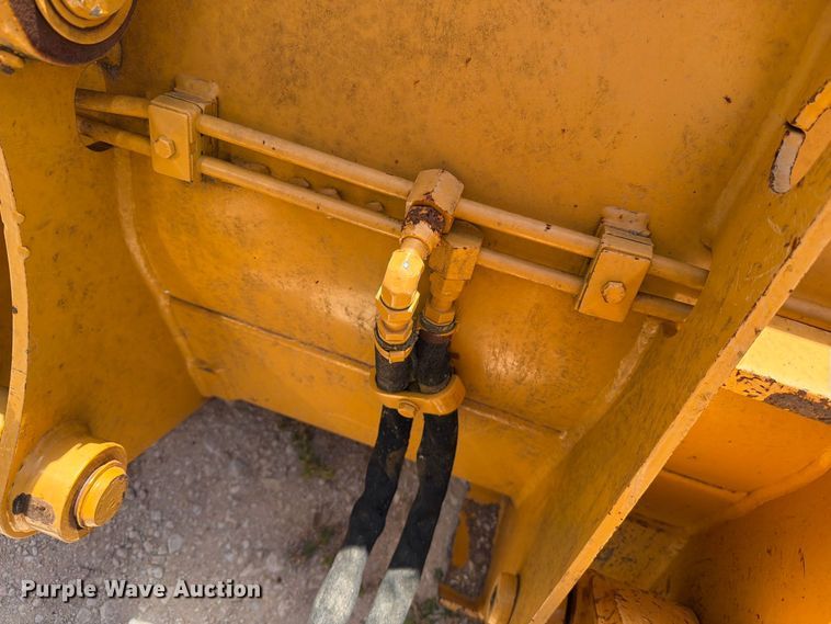 image for item DV8579 2005 John Deere 310SG backhoe