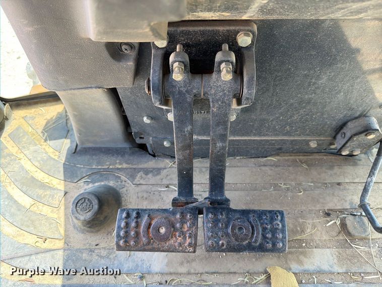 image for item DV8579 2005 John Deere 310SG backhoe