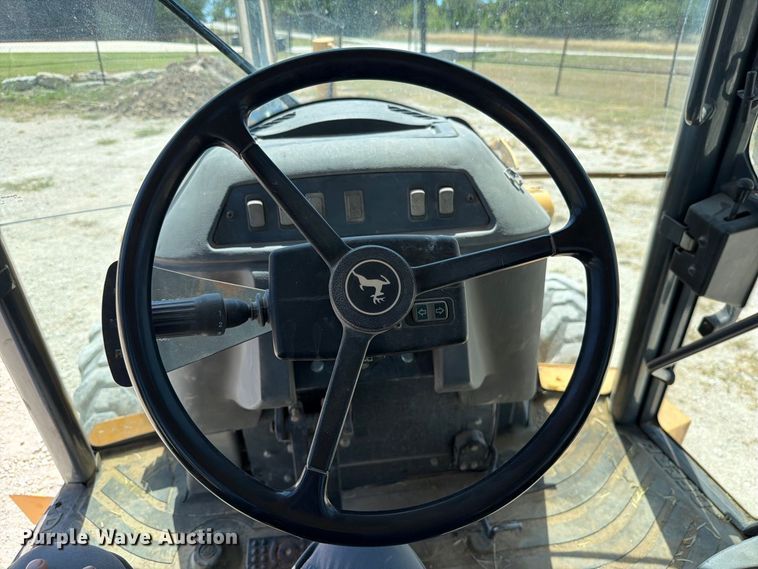 image for item DV8579 2005 John Deere 310SG backhoe