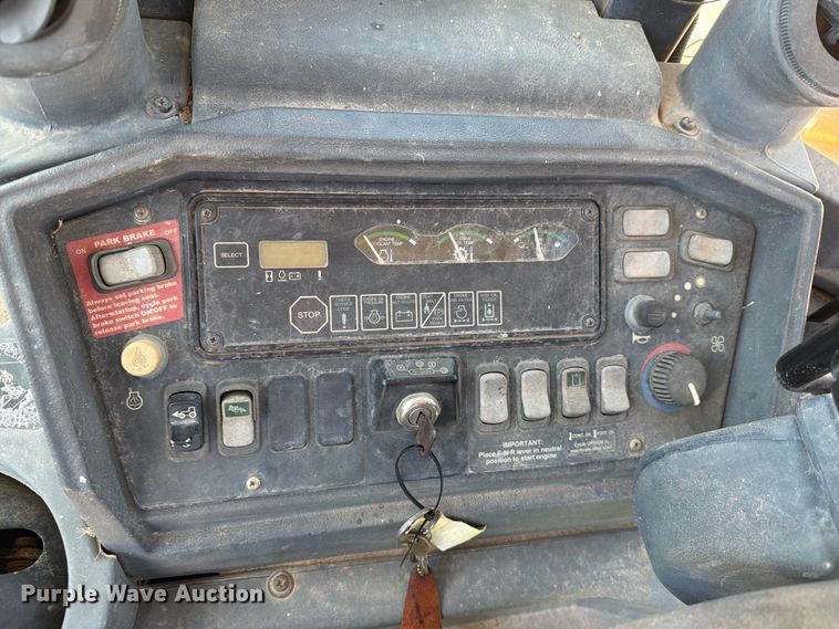 image for item DV8579 2005 John Deere 310SG backhoe