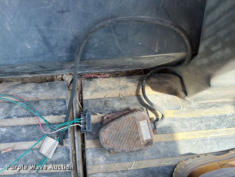 image for item DV8579 2005 John Deere 310SG backhoe