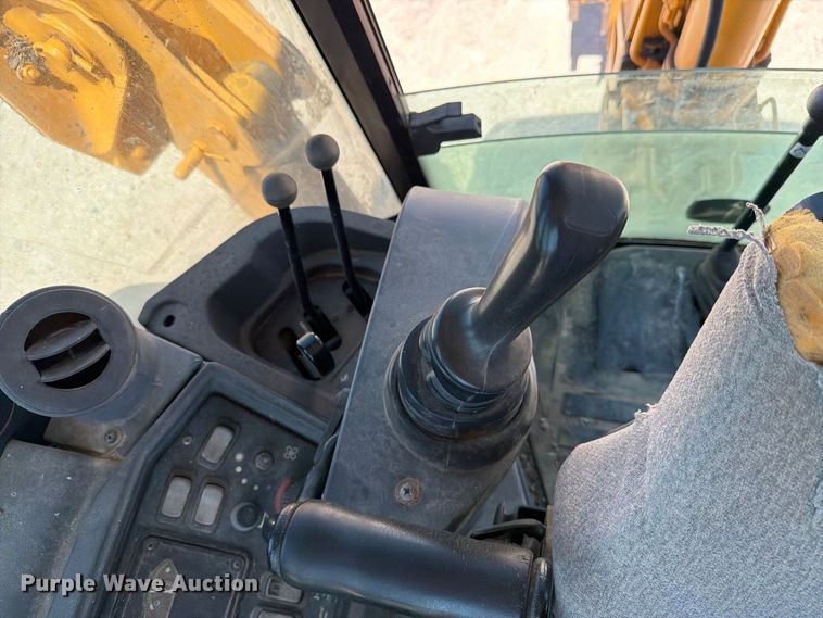 image for item DV8579 2005 John Deere 310SG backhoe