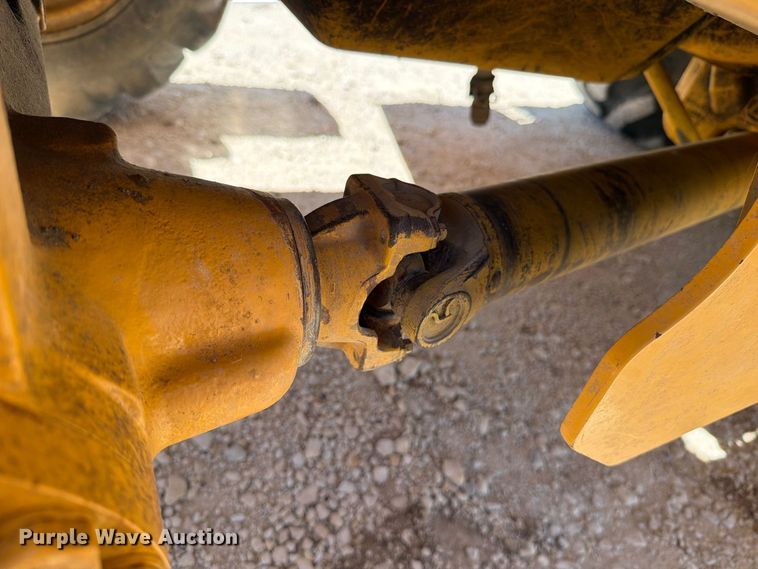 image for item DV8579 2005 John Deere 310SG backhoe