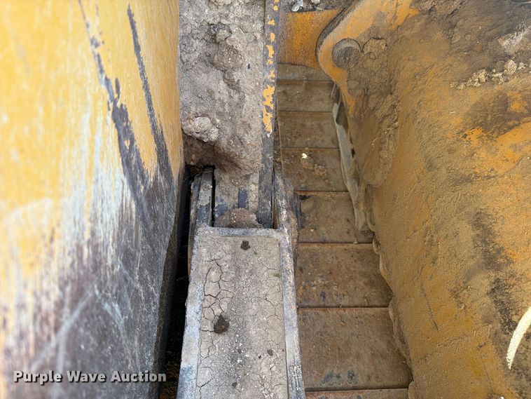 image for item DV8580 2018 John Deere 850K WLT dozer