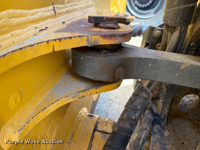image for item DV8580 2018 John Deere 850K WLT dozer
