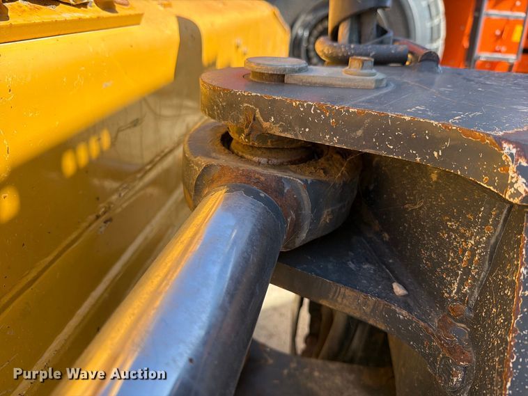 image for item DV8580 2018 John Deere 850K WLT dozer