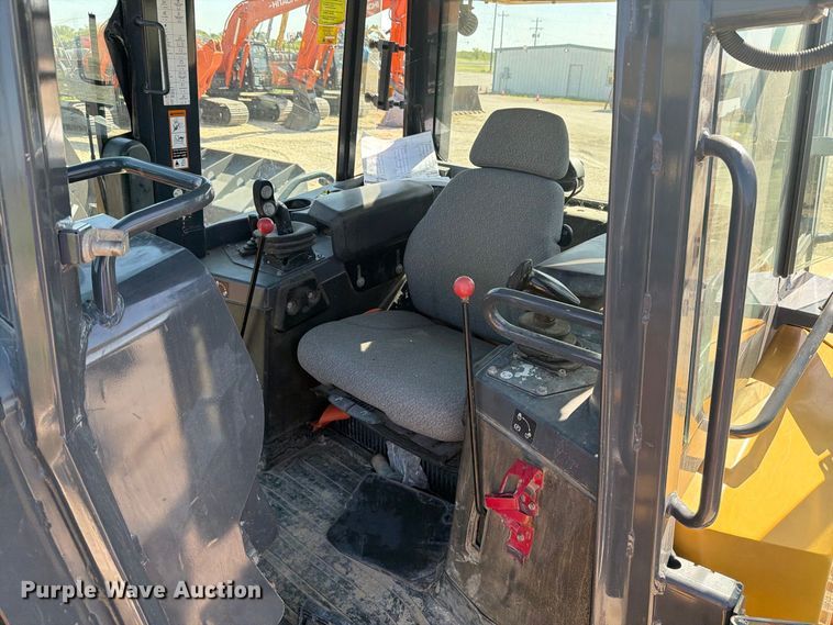 image for item DV8580 2018 John Deere 850K WLT dozer