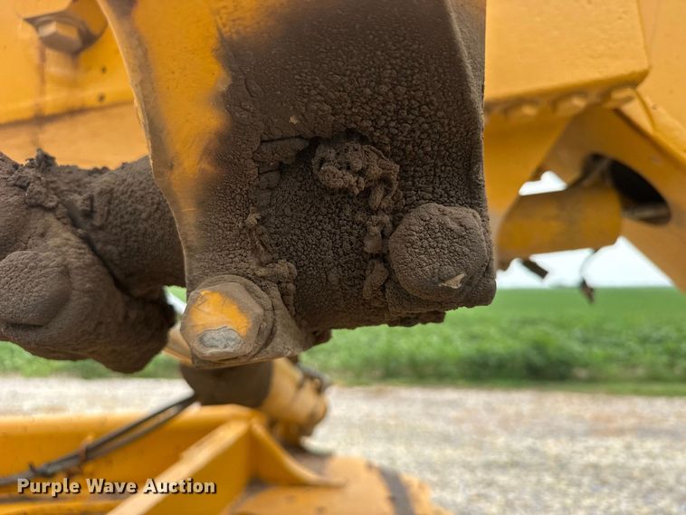 image for item DY3153 2000 John Deere 772CH motor grader