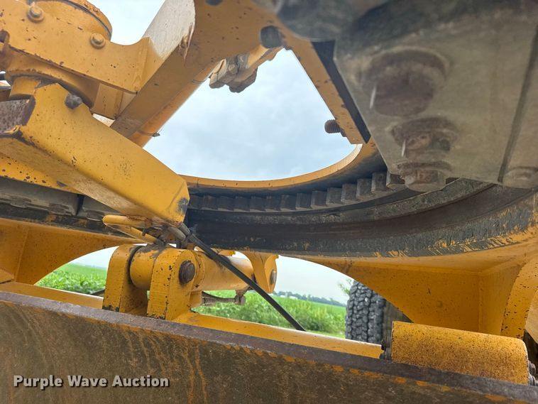 image for item DY3153 2000 John Deere 772CH motor grader