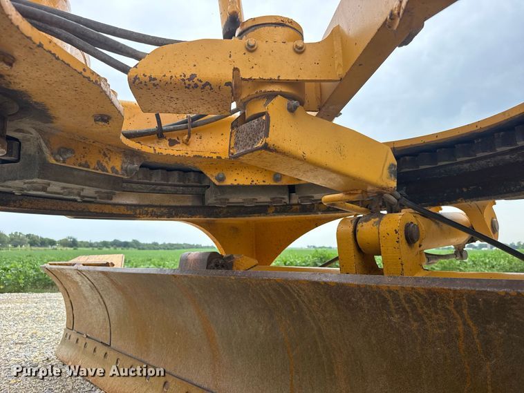 image for item DY3153 2000 John Deere 772CH motor grader