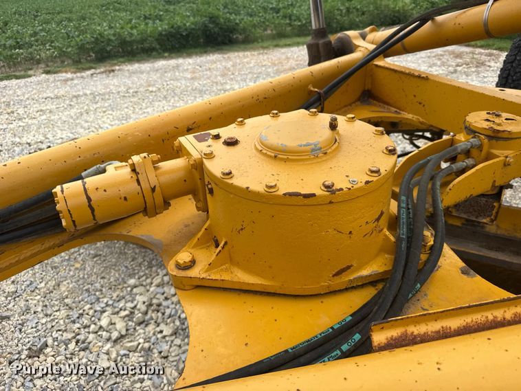 image for item DY3153 2000 John Deere 772CH motor grader